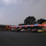 Gus's in the Evening in all it's Neon Glory.