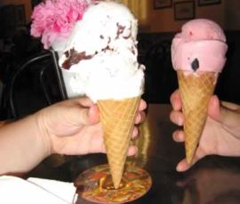 I had Mackinac Fudge and Jenny started her Black Cherry. Yes, That's a single scoop I had Mackinac Fudge and Jenny started her Black Cherry. Yes, That's a single scoop