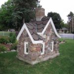 We find the village park and a smaller village inside it. We find the village park and a smaller village inside it.