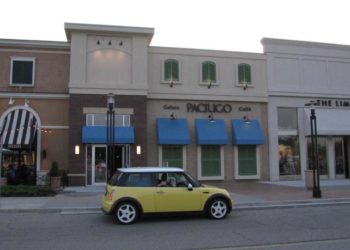 Bessie and the girls head to Brookfield Square Mall to try Paciugo's Gelato