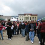 The thronging crowd sampling the many types of Chili. The thronging crowd sampling the many types of Chili.