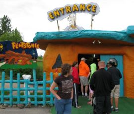 Entrance to the Theme park. It's a bit pricey-er than our curiosity.
