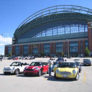 The MINIs gathered for their last stop.